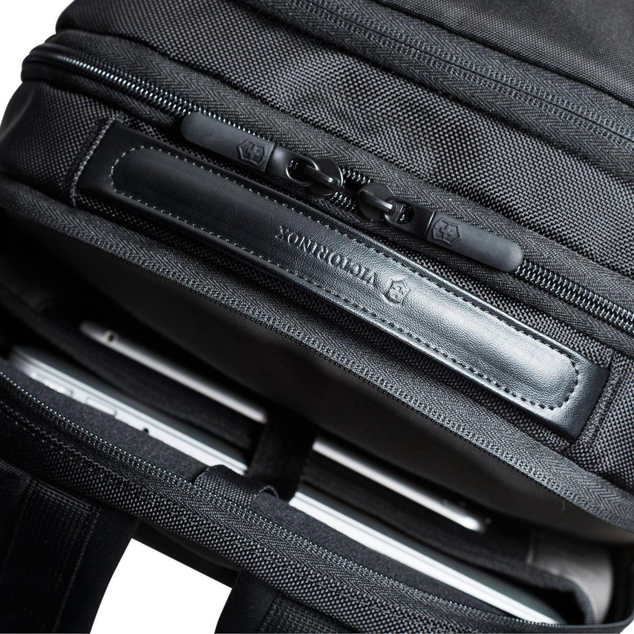 Victorinox Altmont Deluxe Laptop Backpack The Boeing Store